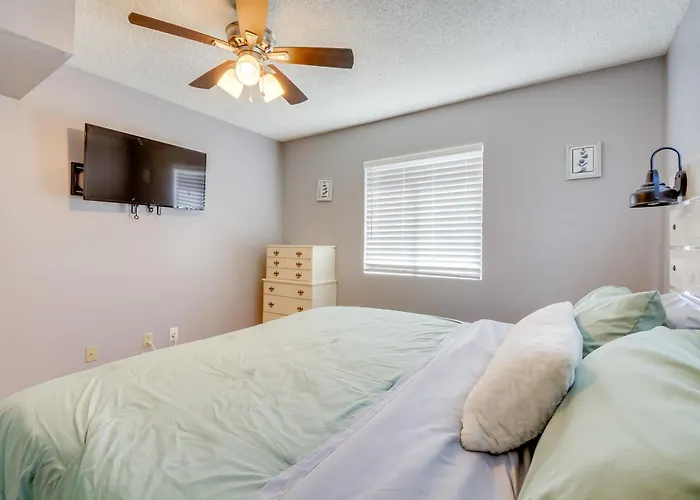 Holiday home 1 Mi To Museum: Pet-friendly